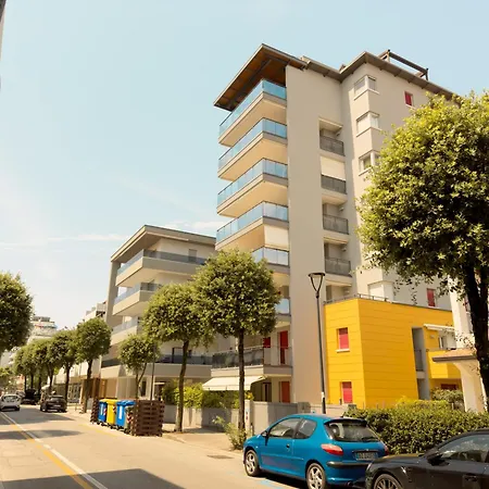 100 M From The With And Jacuzzi Included *