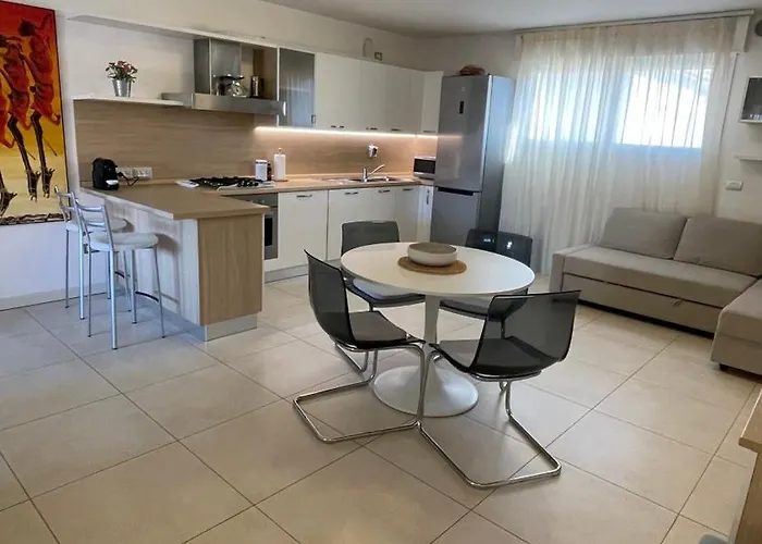 100 M From The With And Jacuzzi Included * Lignano Sabbiadoro