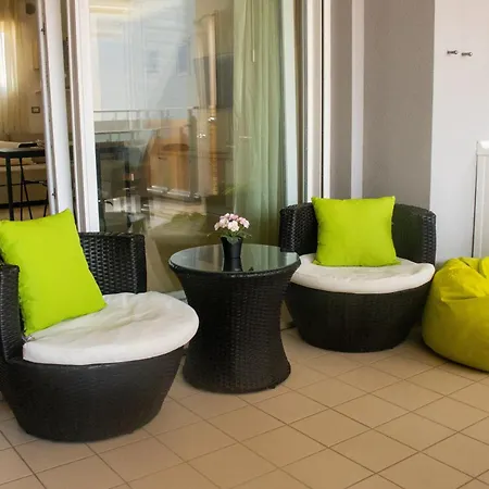 100 M From The With And Jacuzzi Included *