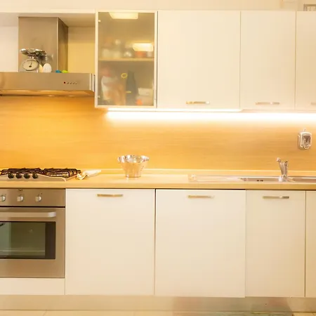 100 M From The With And Jacuzzi Included Appartamento Lignano Sabbiadoro