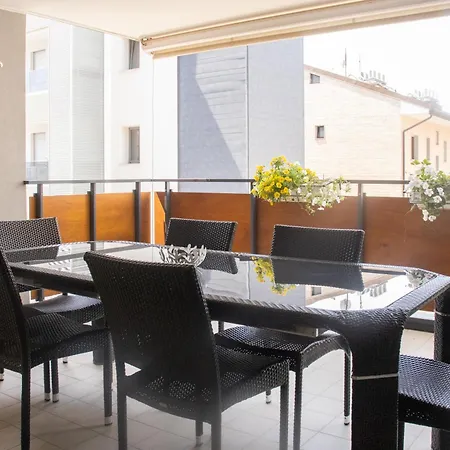 100 M From The With And Jacuzzi Included *