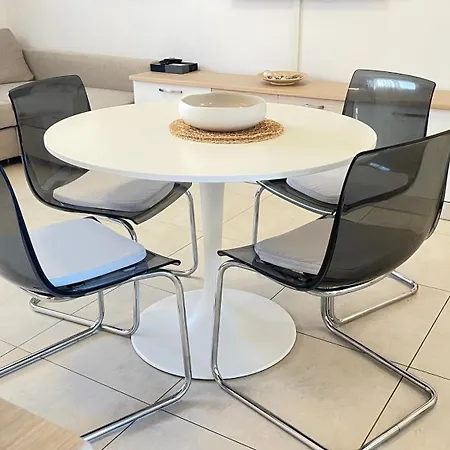 100 M From The With And Jacuzzi Included