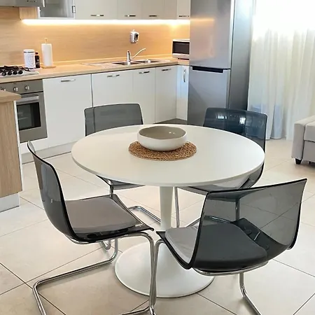 100 M From The With And Jacuzzi Included *