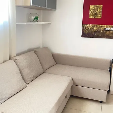 100 M From The With And Jacuzzi Included Appartement *