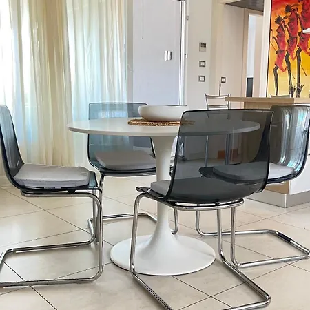 100 M From The With And Jacuzzi Included Appartamento